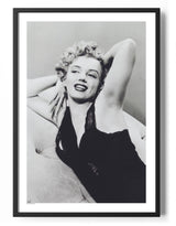 Monroe Sort Outfit Poster Posters fra Marilyn Monroe