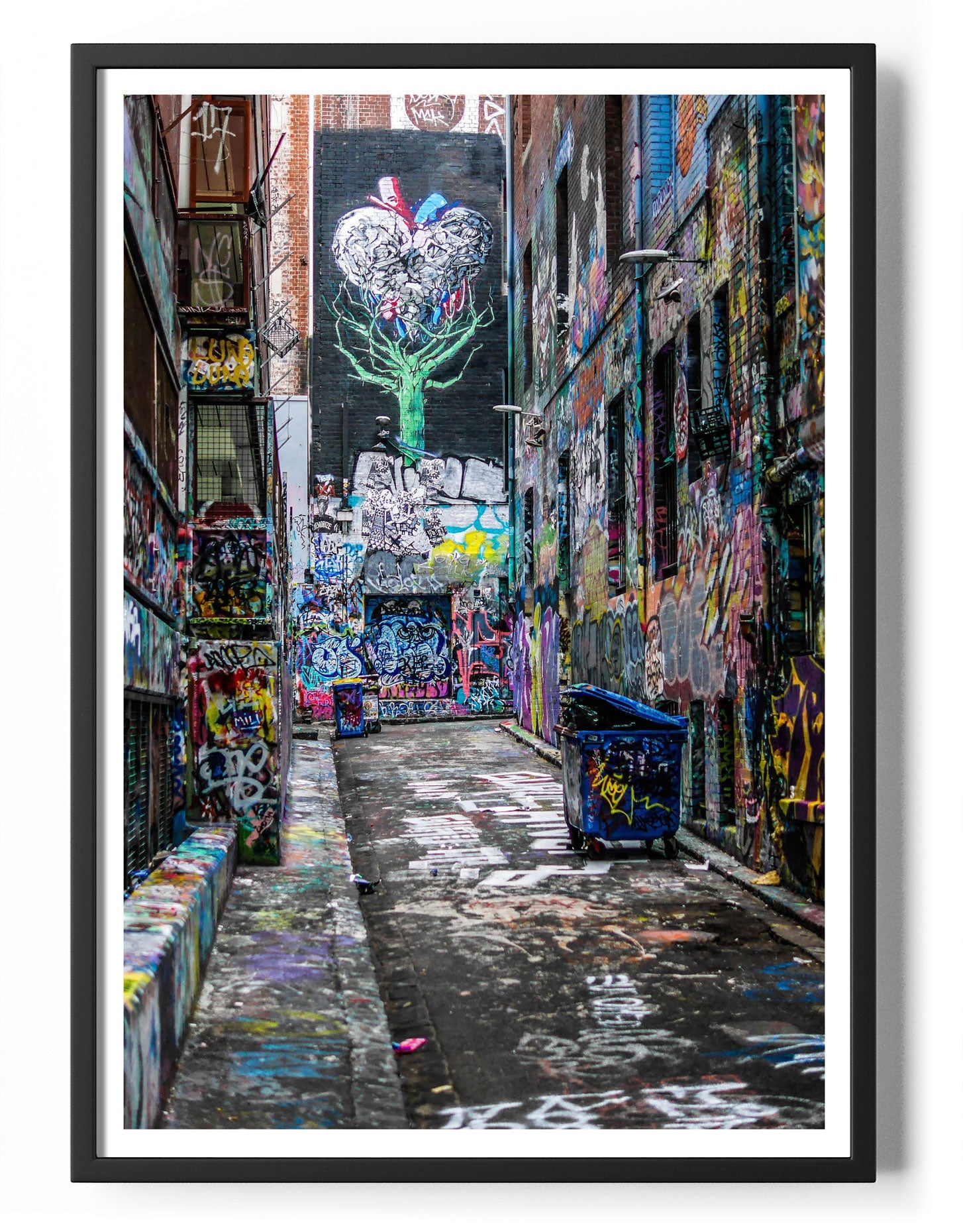 Farveful Alley Poster Posters fra Posters