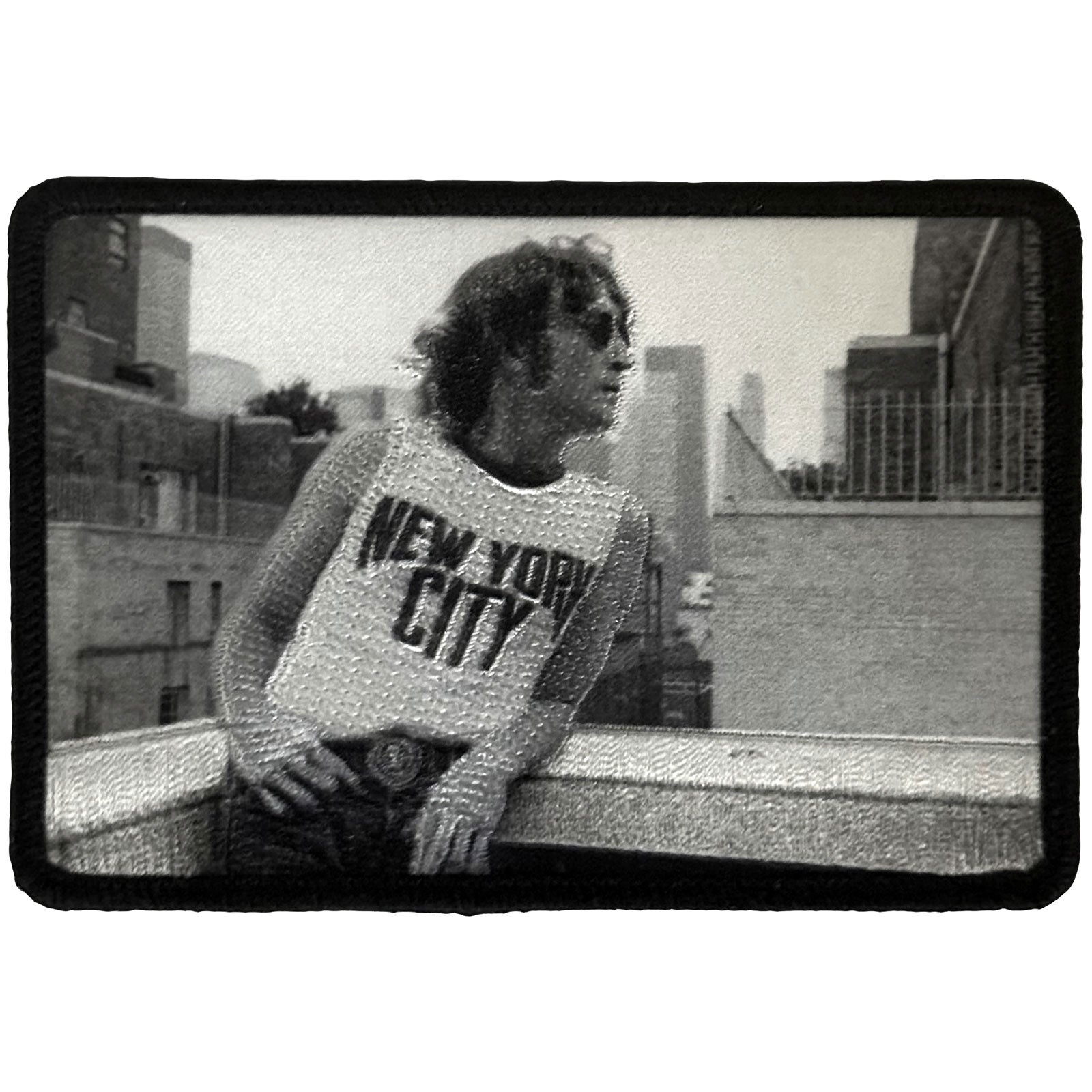 John Lennon: Leaning Patch – officielt merchandise