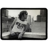 John Lennon: Leaning Patch – officielt merchandise