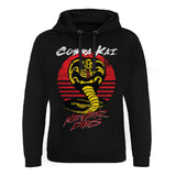 Cobra Kai Never Dies Epic Hoodie Organic Girly Tee fra Cobra Kai